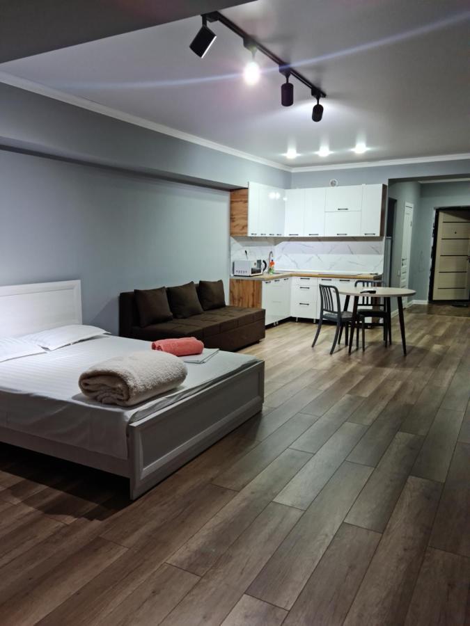 Апартаменты В Центре, В Новом Доме Almaty Eksteriør bilde