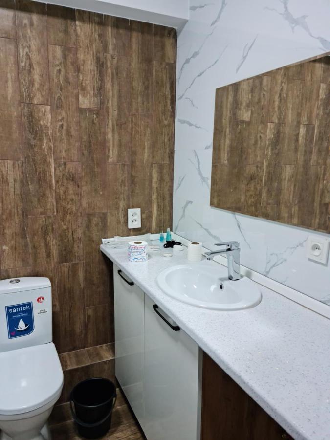 Апартаменты В Центре, В Новом Доме Almaty Eksteriør bilde