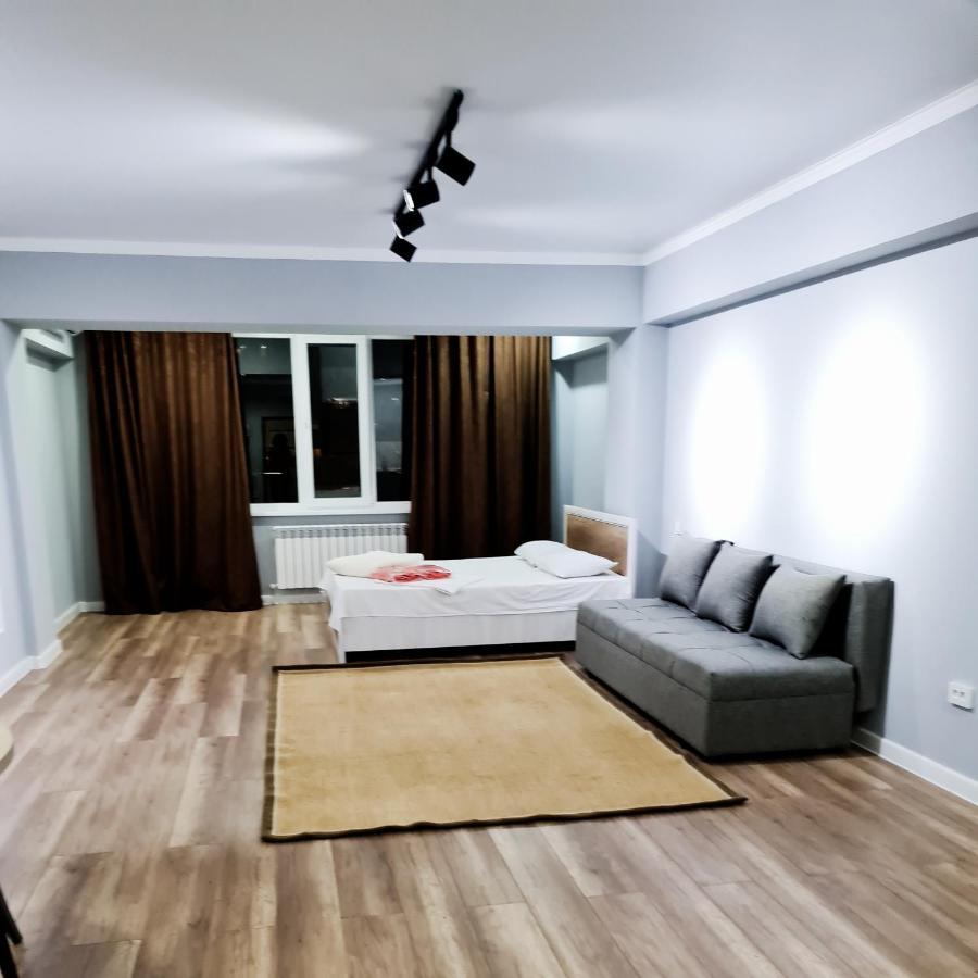 Апартаменты В Центре, В Новом Доме Almaty Eksteriør bilde