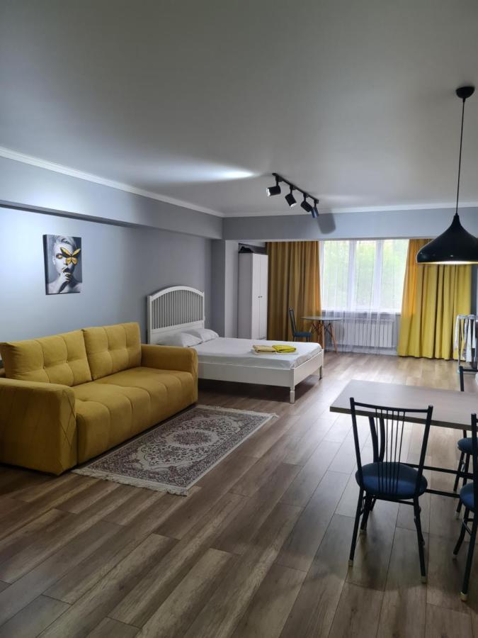Апартаменты В Центре, В Новом Доме Almaty Eksteriør bilde