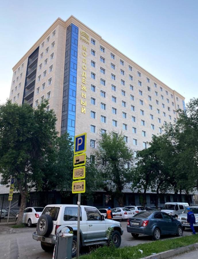 Апартаменты В Центре, В Новом Доме Almaty Eksteriør bilde